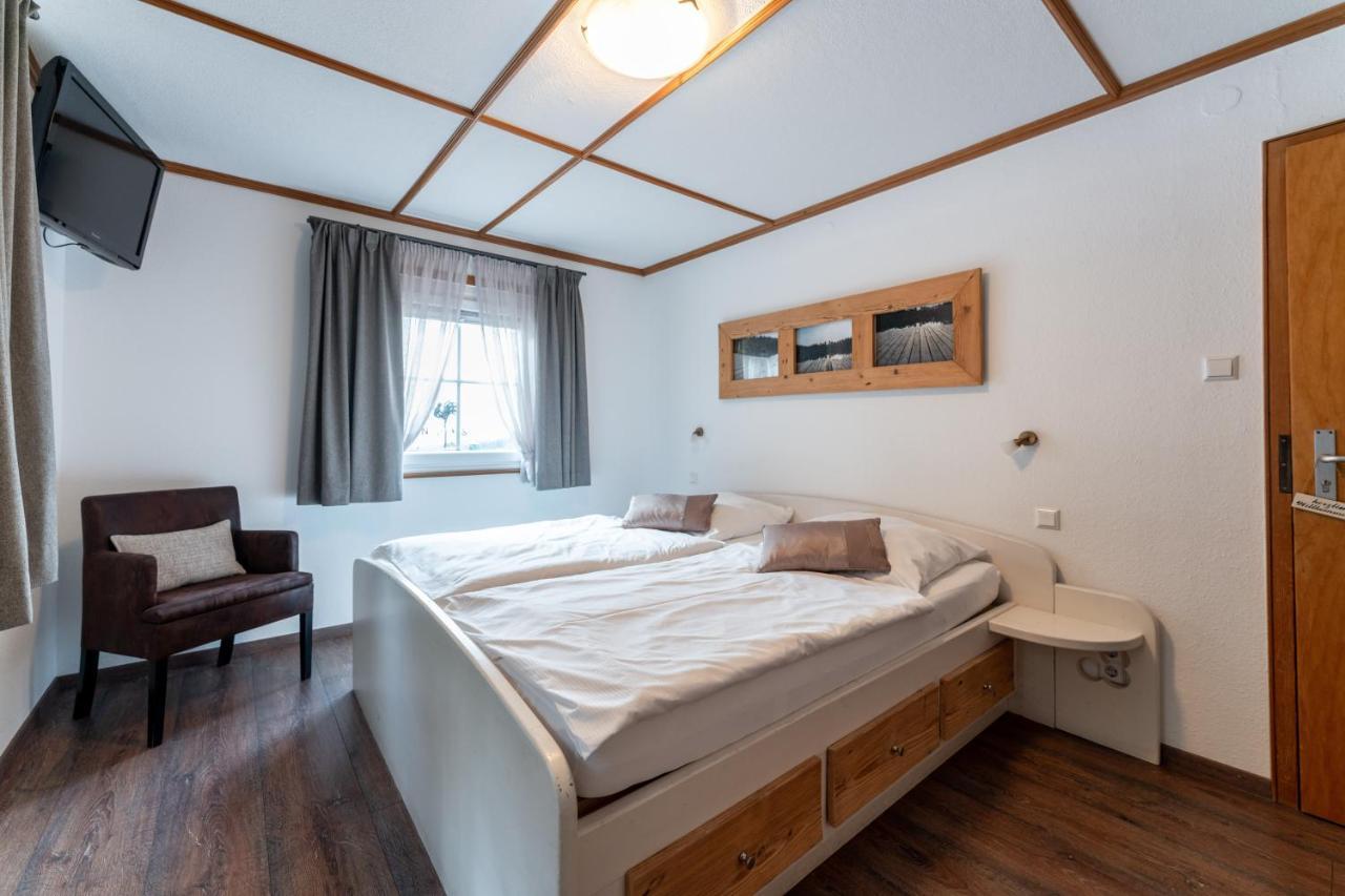 Hoehengasthaus Kolmenhof An Der Donauquelle Furtwangen Ngoại thất bức ảnh